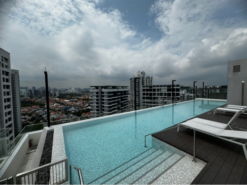 COASTLINE RESIDENCES 14