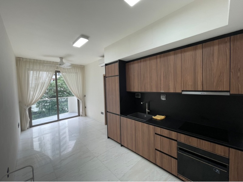 COASTLINE RESIDENCES 17