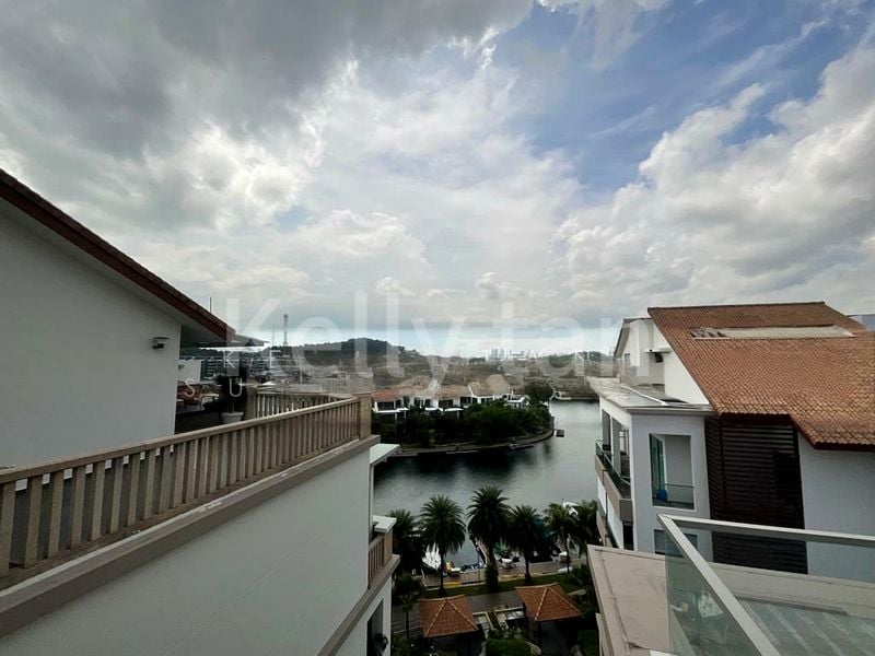 THE BERTH BY THE COVE 4