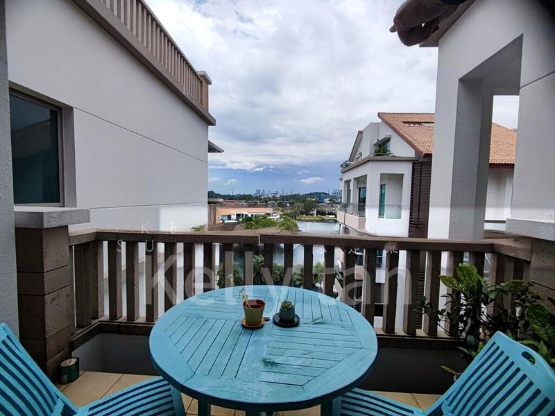 THE BERTH BY THE COVE 5