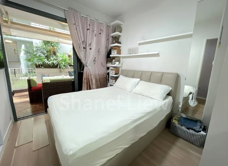 THE LAKEFRONT RESIDENCES 4