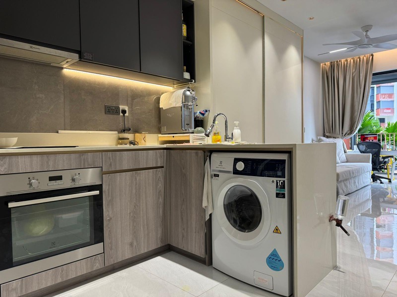 RIVERFRONT RESIDENCES 3