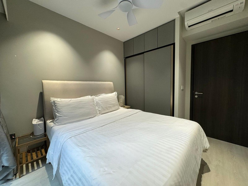 RIVERFRONT RESIDENCES 6