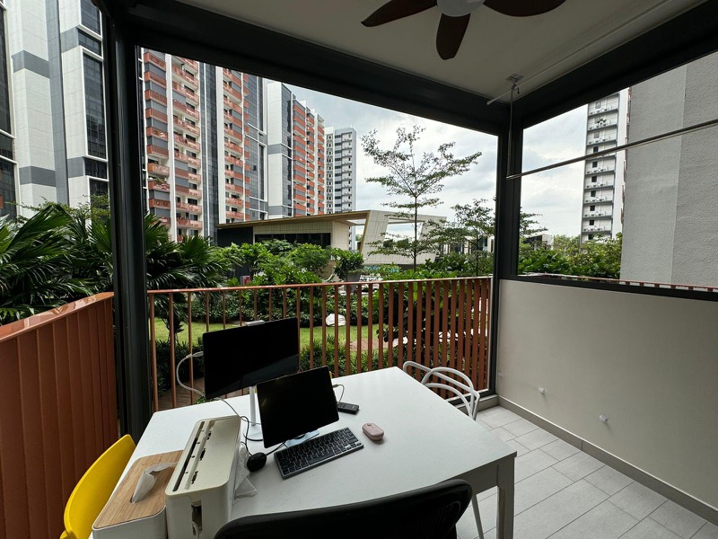 RIVERFRONT RESIDENCES 10