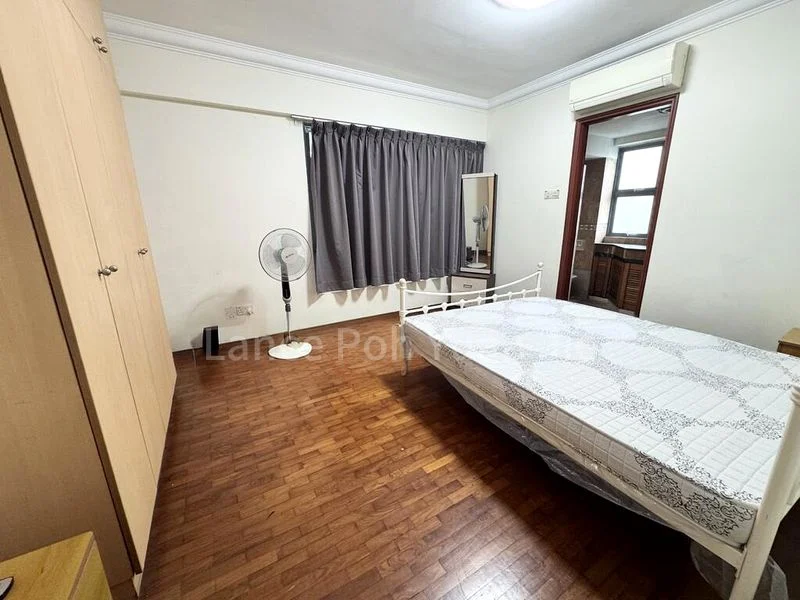 AQUARIUS BY THE PARK 10