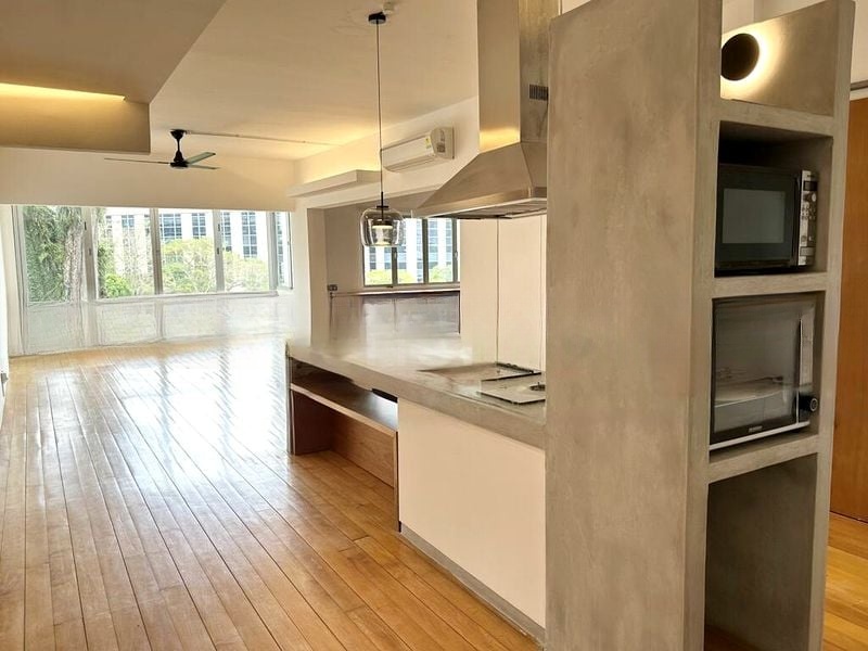 HOLLYWOOD APARTMENTS 1