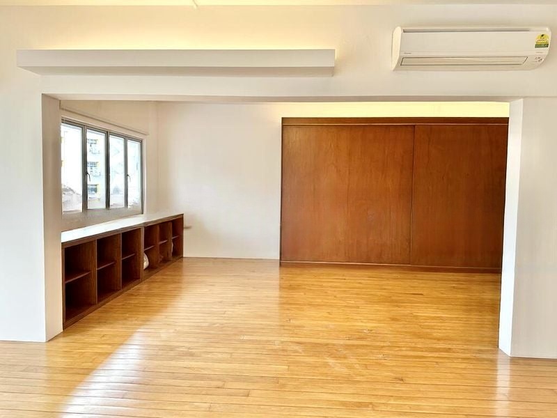 HOLLYWOOD APARTMENTS 6