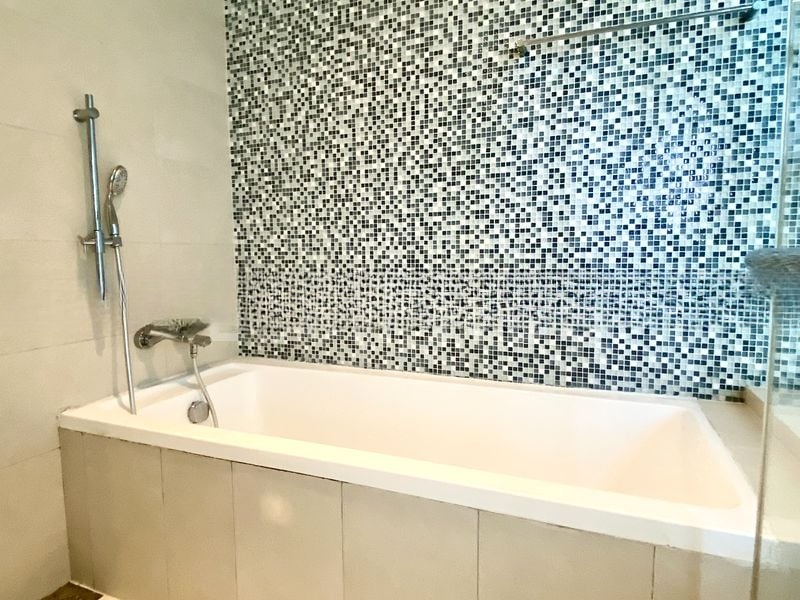 THE ROCHESTER RESIDENCES 13