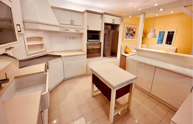 HIGH STREET CENTRE 6