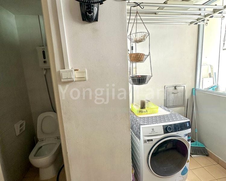 FOREST HILLS CONDOMINIUM 9