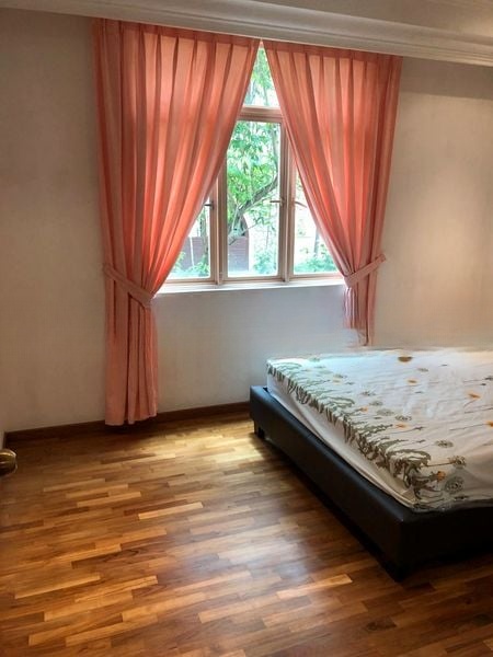 LE HILL CONDOMINIUM 4