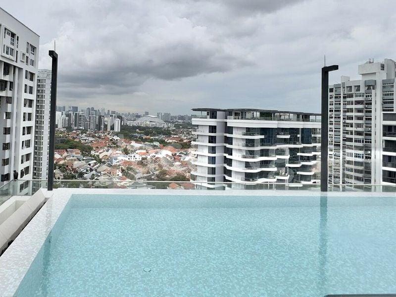 COASTLINE RESIDENCES 10