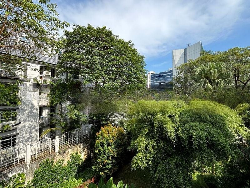 THE BALMORAL 10