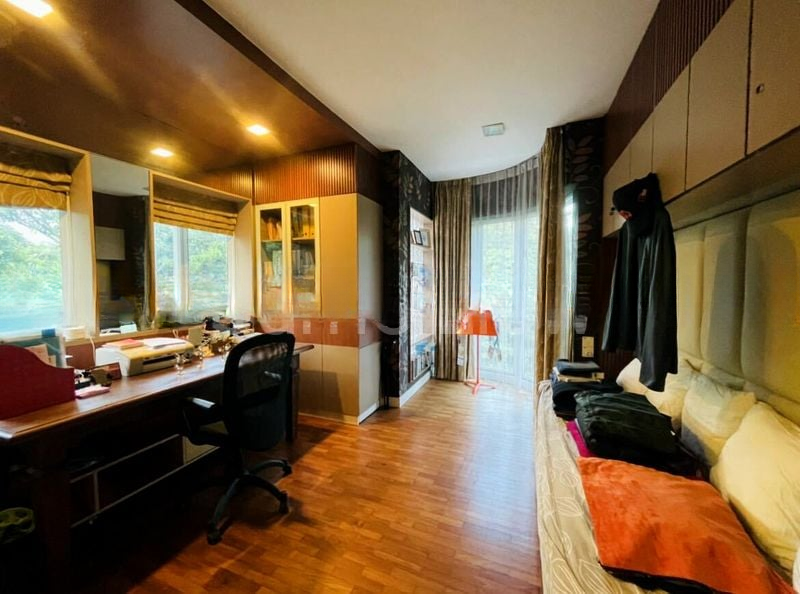 TANGLIN HILL MEADOWS 10