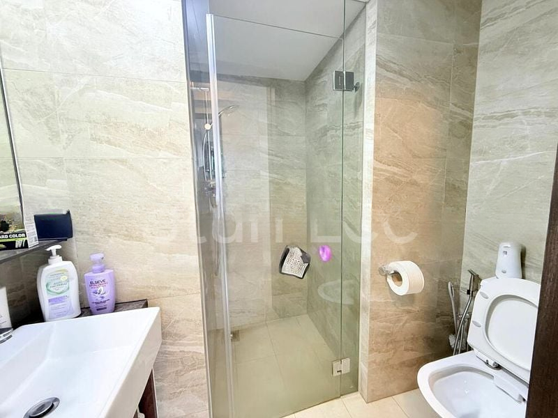 RIVERFRONT RESIDENCES 4