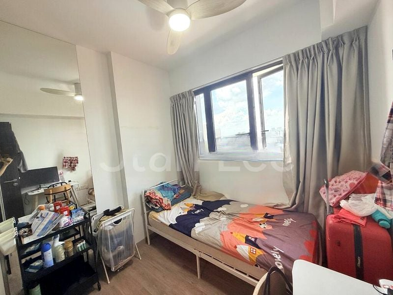 RIVERFRONT RESIDENCES 3