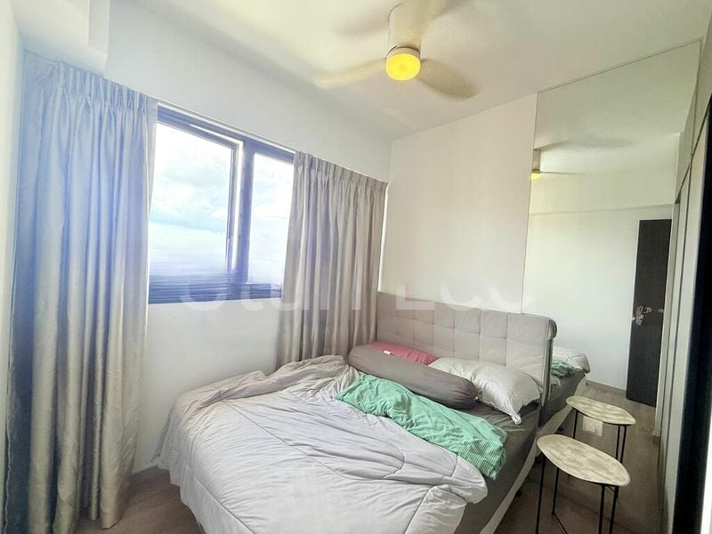 RIVERFRONT RESIDENCES 5