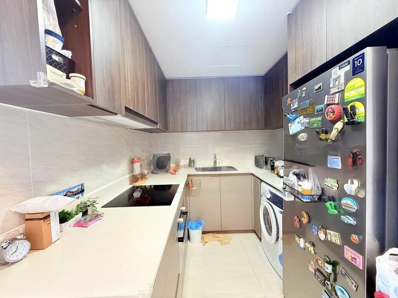 RIVERFRONT RESIDENCES 6