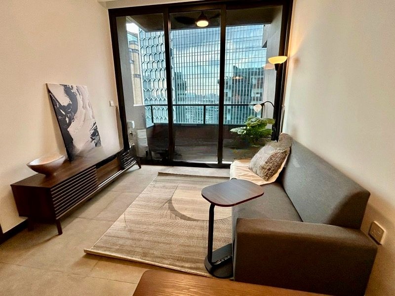 MIDTOWN MODERN 6