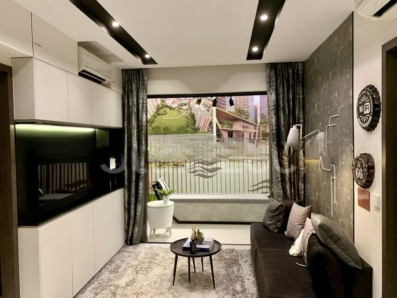 RIVERFRONT RESIDENCES 7