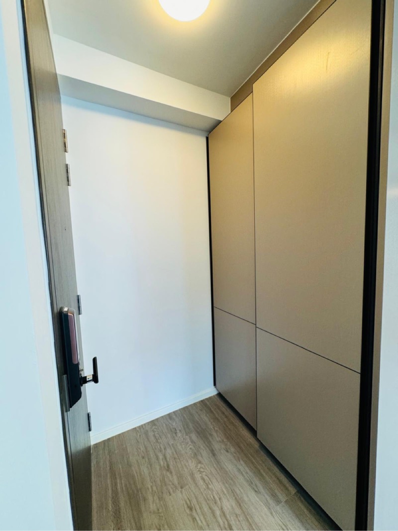 AVENUE SOUTH RESIDENCE 8