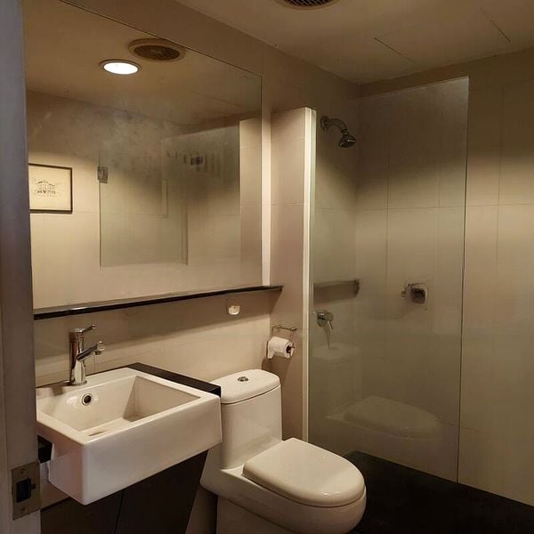 INTERNATIONAL PLAZA 10