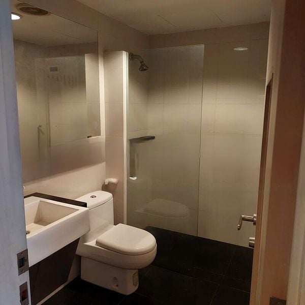 INTERNATIONAL PLAZA 6