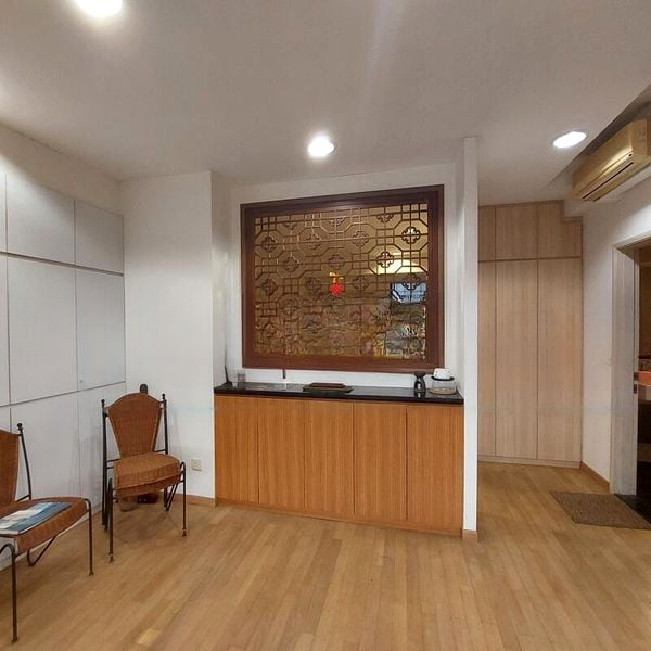 INTERNATIONAL PLAZA 7