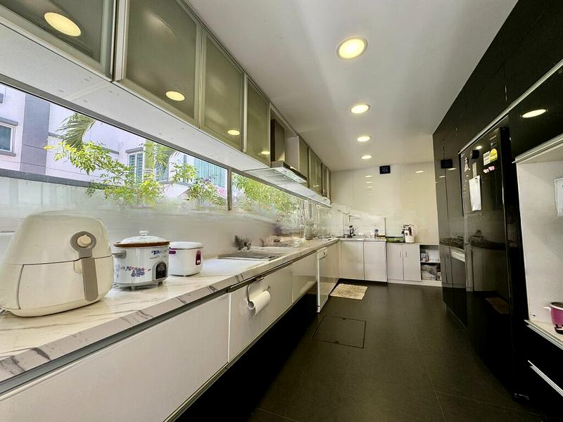 BAYSHORE TERRACE 7