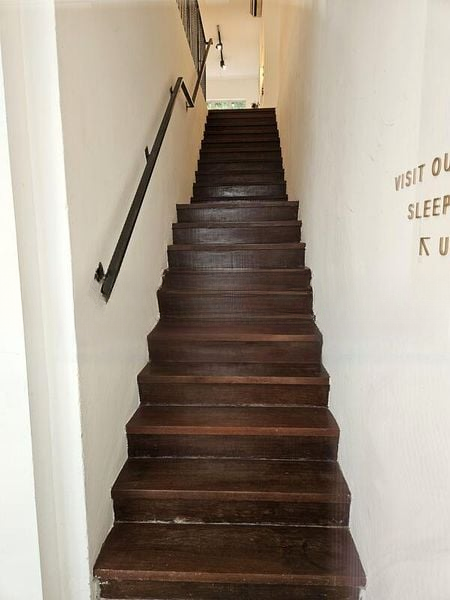 TIONG BAHRU ESTATE 12