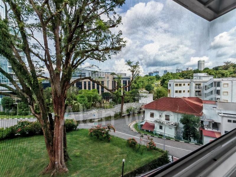 HOLLYWOOD APARTMENTS 8