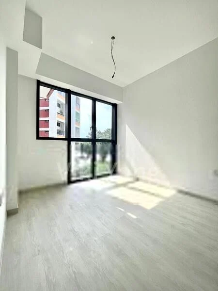 RIVERFRONT RESIDENCES 4