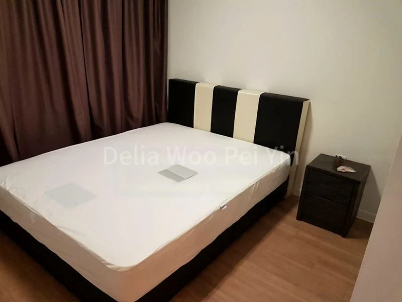 THE LAKEFRONT RESIDENCES 3