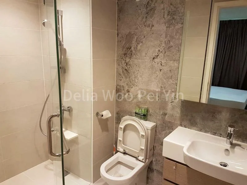 THE LAKEFRONT RESIDENCES 4