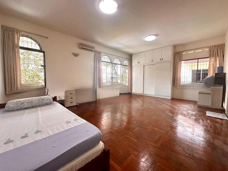 PRINCESS OF WALES PARK 8