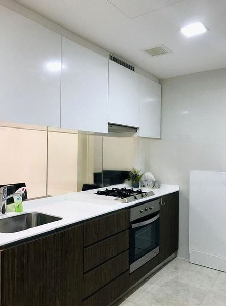 THE LAKEFRONT RESIDENCES 3