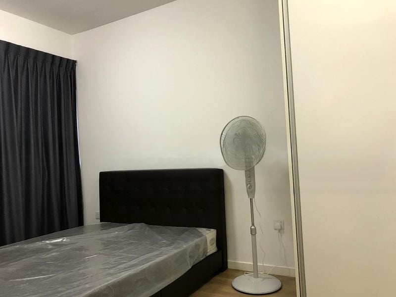 THE LAKEFRONT RESIDENCES 4