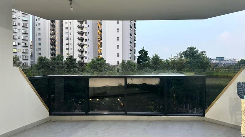 RIVERFRONT RESIDENCES 5