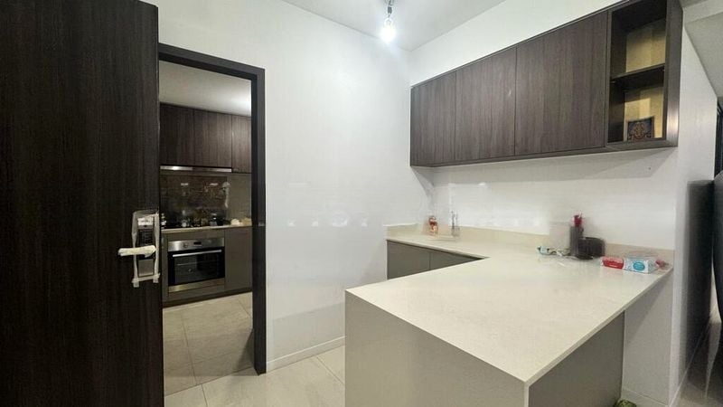 RIVERFRONT RESIDENCES 12