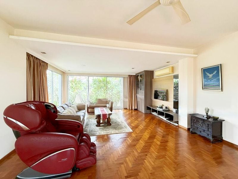 THOMSON HILLS ESTATE 5