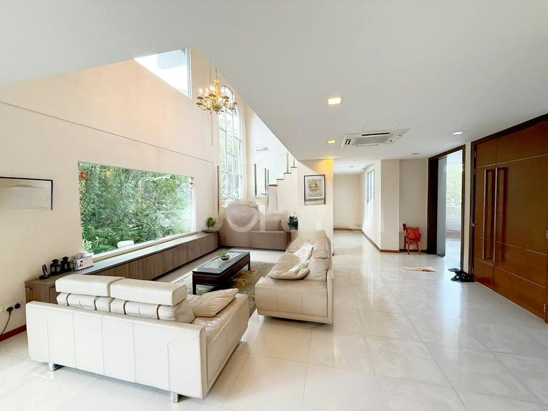 THOMSON HILLS ESTATE 9