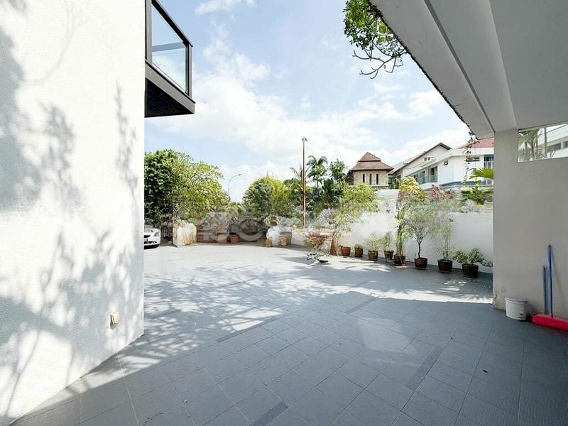 THOMSON HILLS ESTATE 8