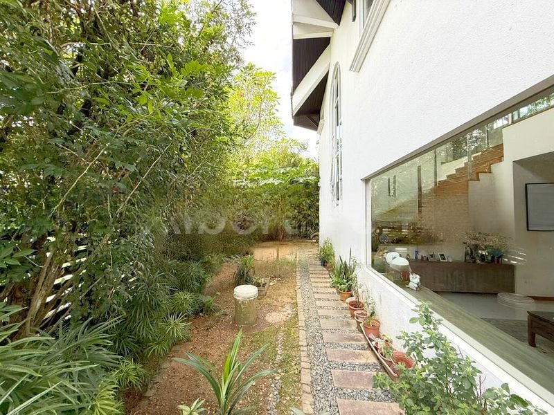 THOMSON HILLS ESTATE 2