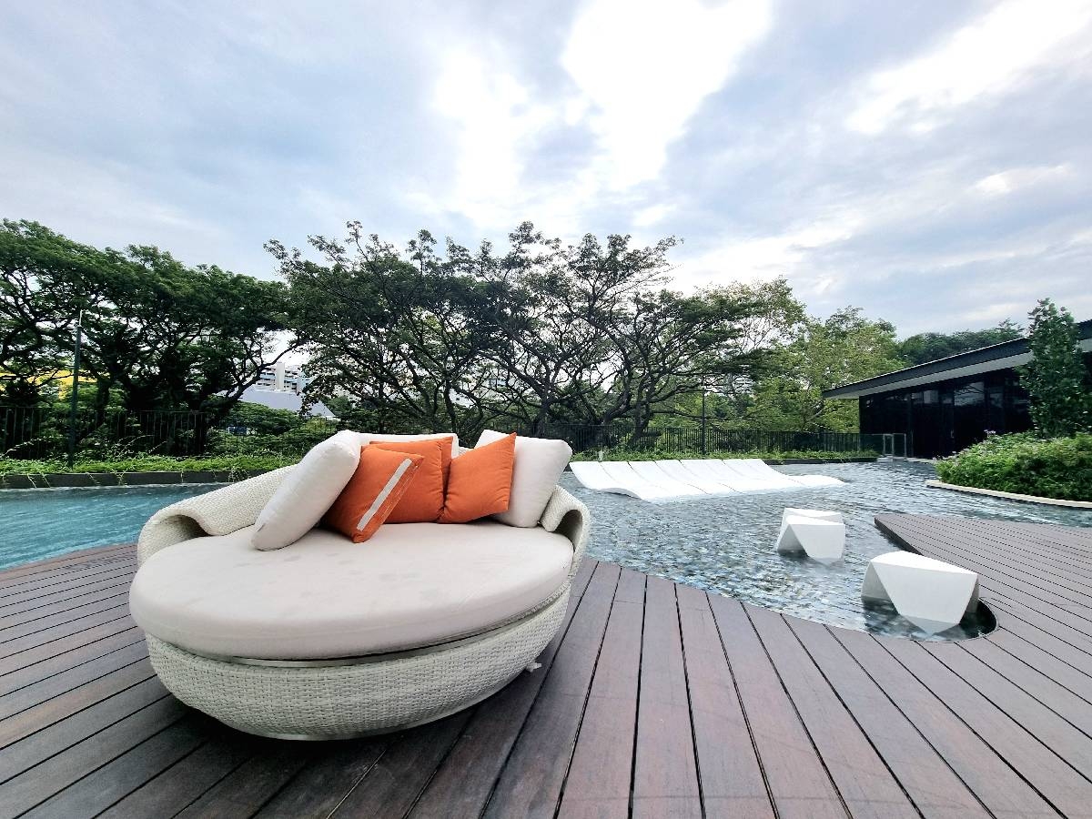 AVENUE SOUTH RESIDENCE 13