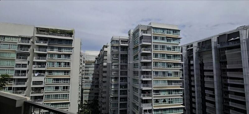 LAKEPOINT CONDOMINIUM 4