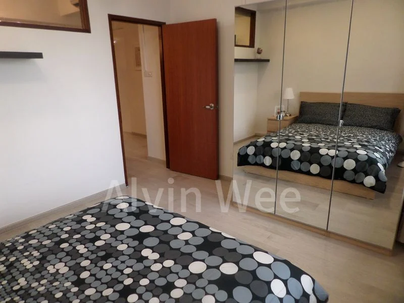 INTERNATIONAL PLAZA 13