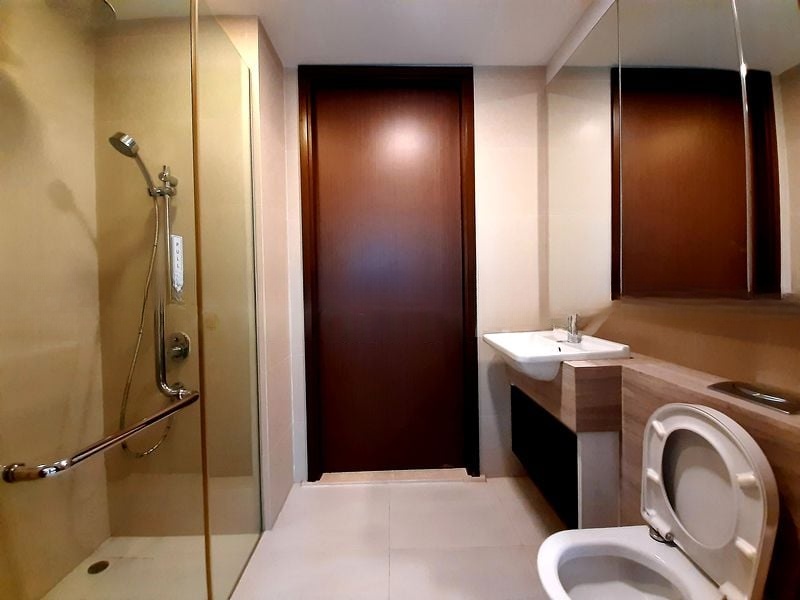 ROBINSON SUITES 8