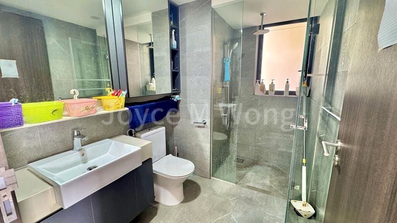 RIVERFRONT RESIDENCES 6