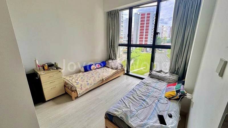 RIVERFRONT RESIDENCES 7