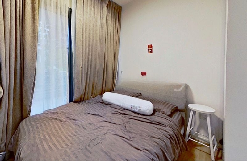 THE LAKEFRONT RESIDENCES 10